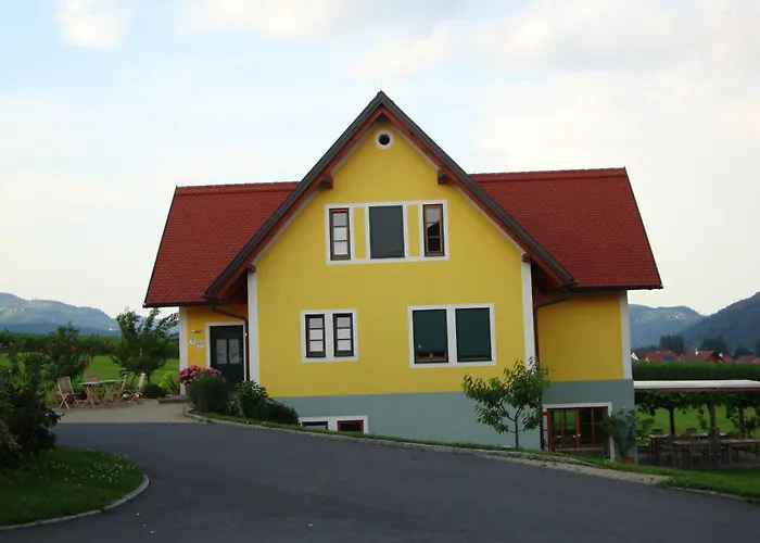 Weingut Winzerhof Gaestezimmer Grebenz