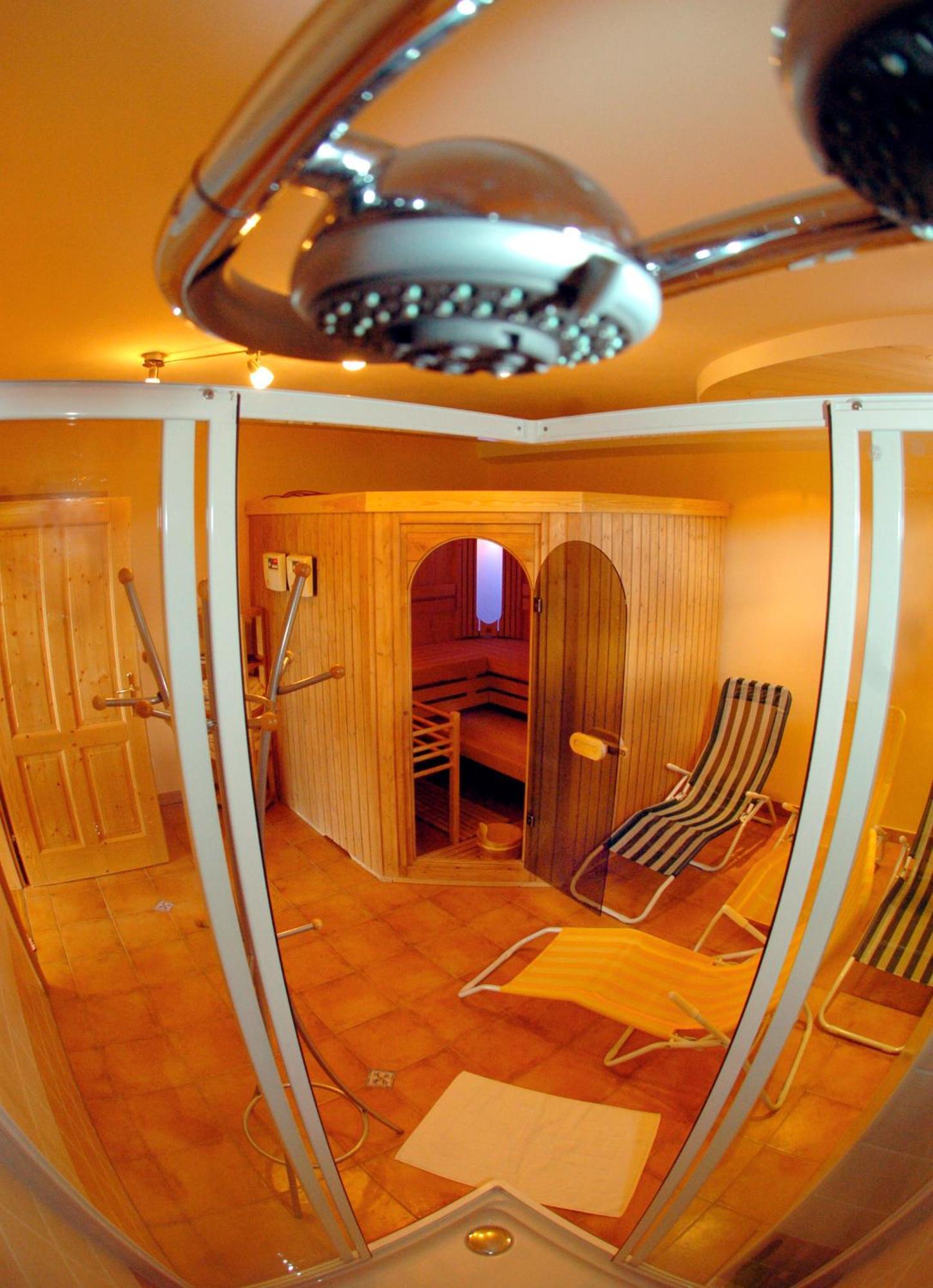 Weingut Winzerhof Gaestezimmer Grebenz Séjour à la ferme *